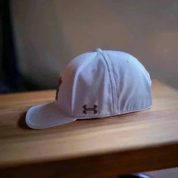Under Armour Sports Book Men’s Size CL New Baseball Cap With Embroidery. - Picture 3 of 6